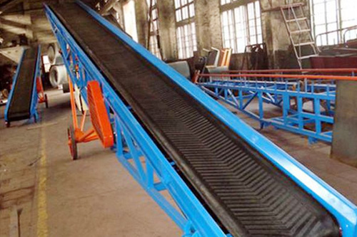 The role of the conveyor roller is to support the weight of the conveyor belt and the material