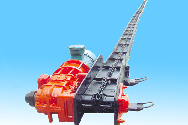 The conveying capacity and conveying range of the scraper conveyor